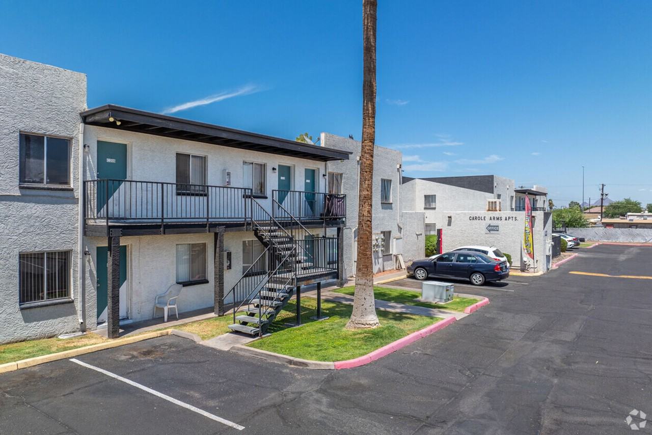 Carole Arms Apartments - Photo 6 of 15