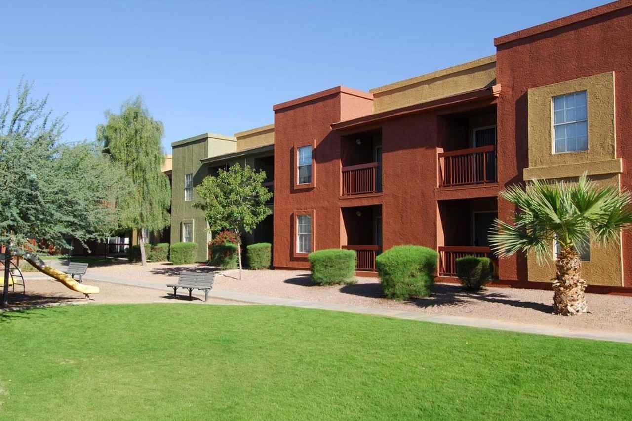 San Giovanni Apartments - Photo 3 of 13