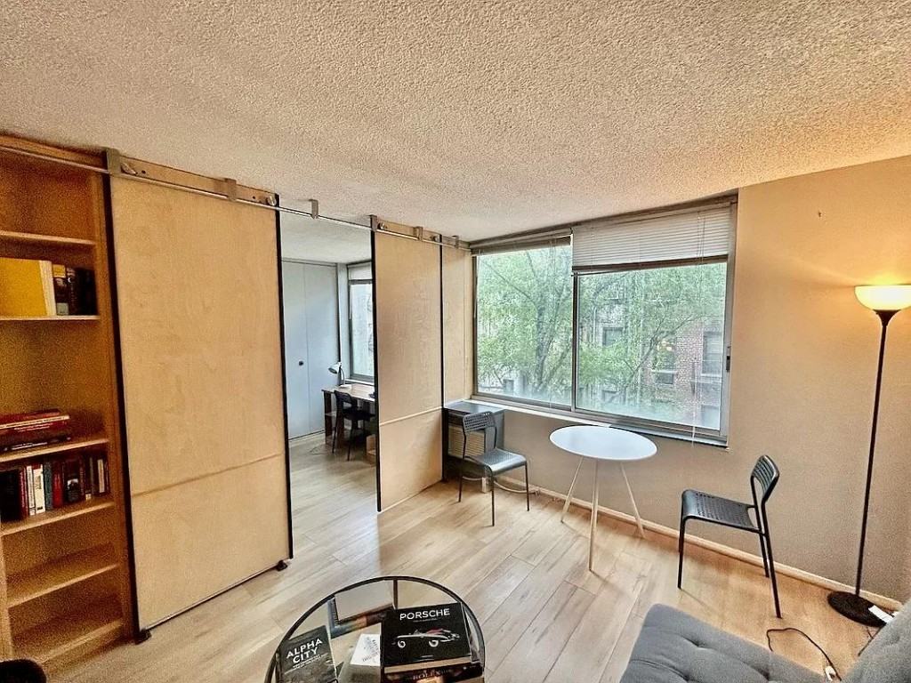 E 72nd St #4A - Photo 2 of 12