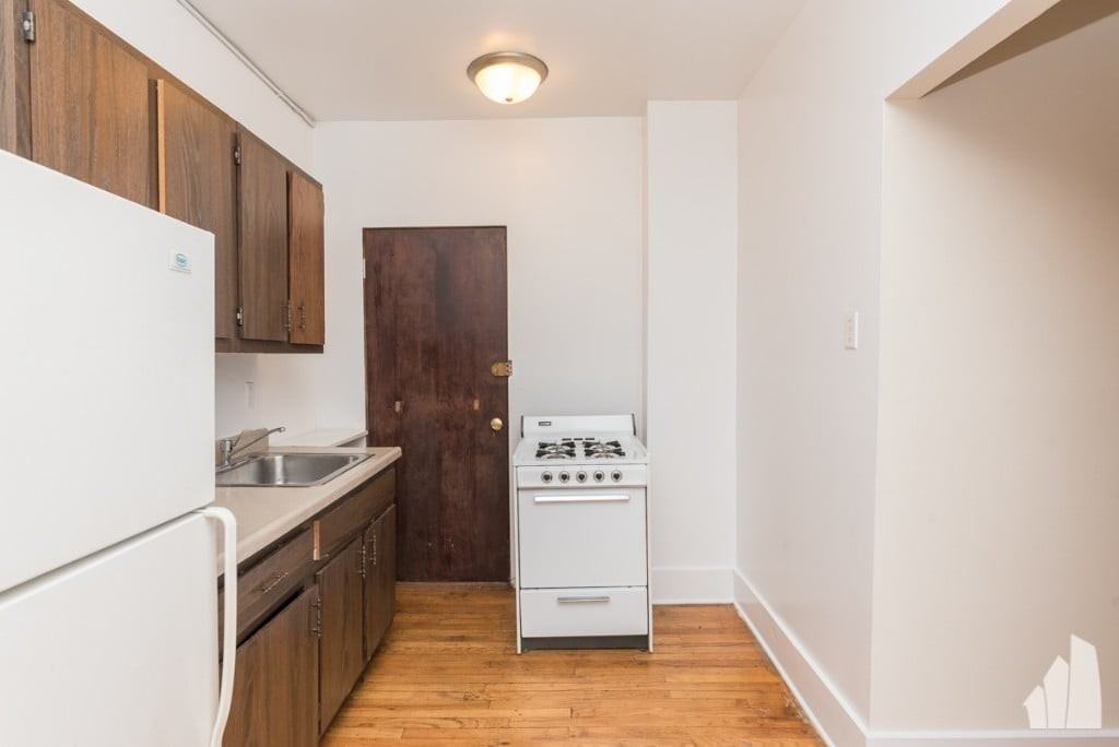 947 W Cornelia Ave #3451GDN - Photo 7 of 9