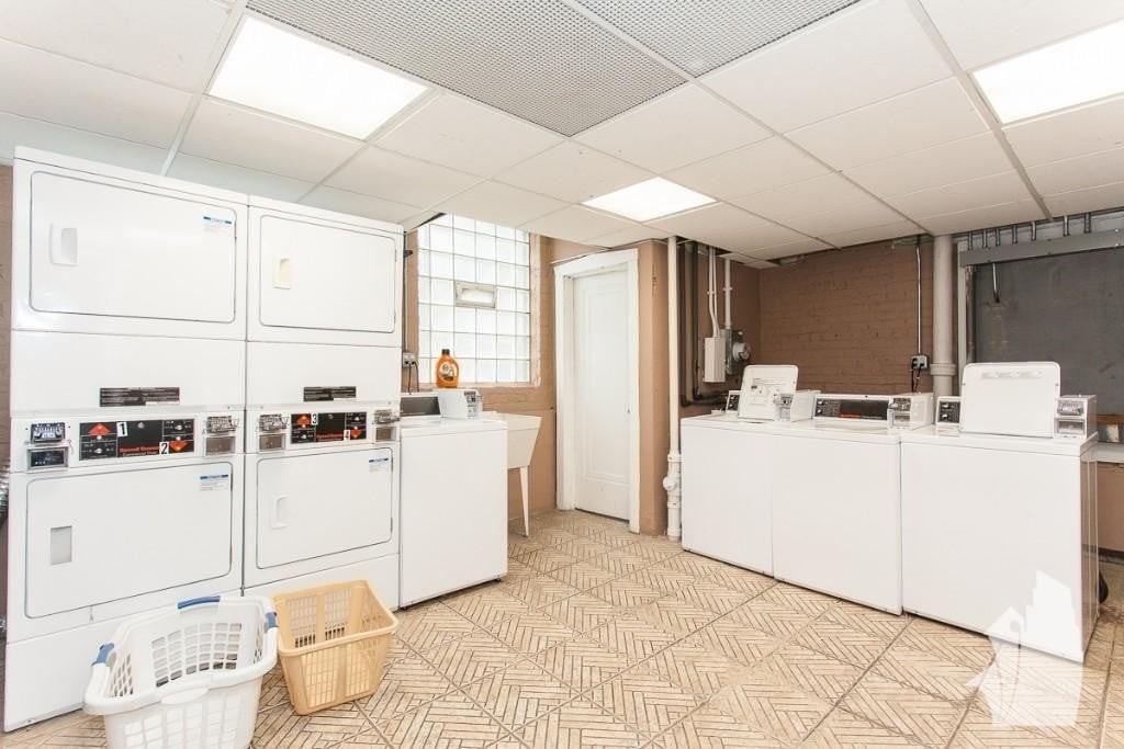 W Melrose St #407 - Photo 4 of 4