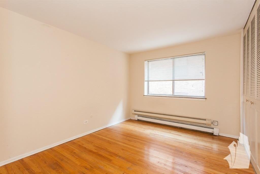 W Wrightwood Ave #504 - Photo 3 of 9