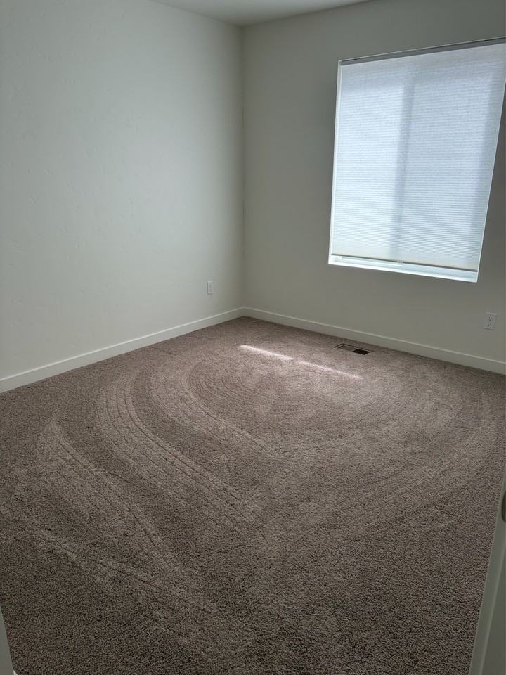 20620 Hillocks Ave #20620 - Photo 5 of 10