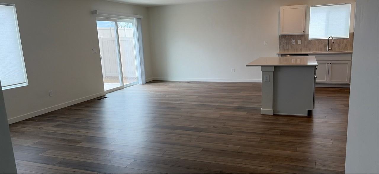 20620 Hillocks Ave #20620 - Photo 2 of 10