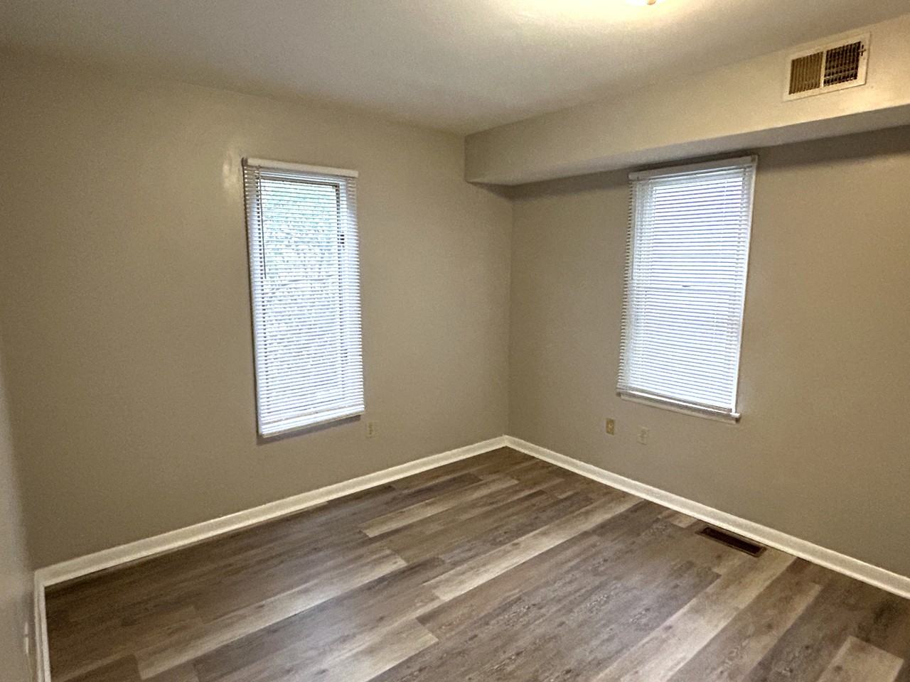 209 Monticello Ave #B - Photo 6 of 15