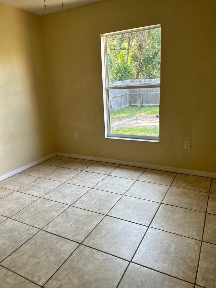 164 Redwing Ct #1 - Photo 2 of 11