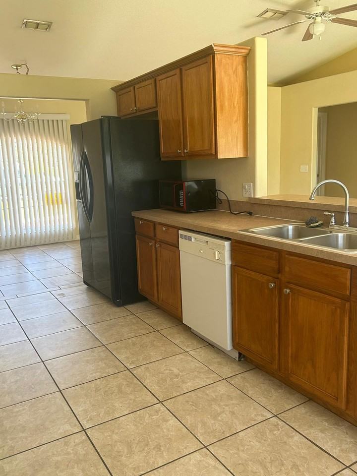 164 Redwing Ct #1 - Photo 6 of 11