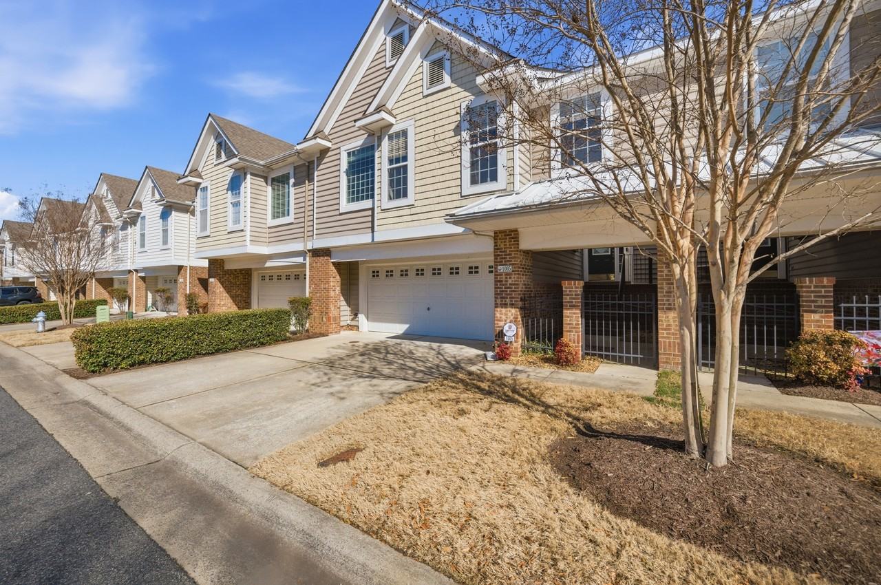 1005 Bay Breeze Dr #1 - Photo 4 of 40