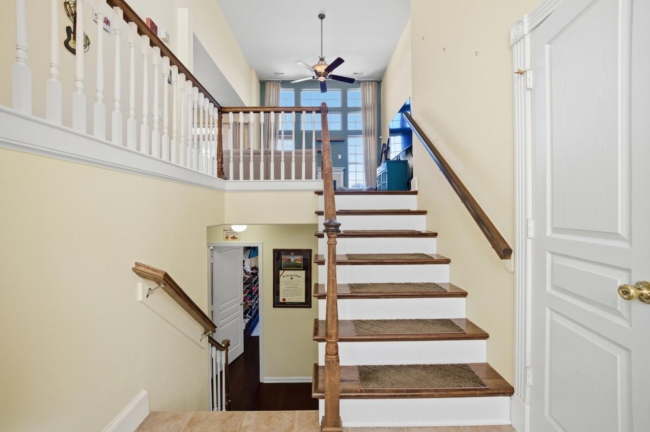 1005 Bay Breeze Dr #1 - Photo 6 of 40