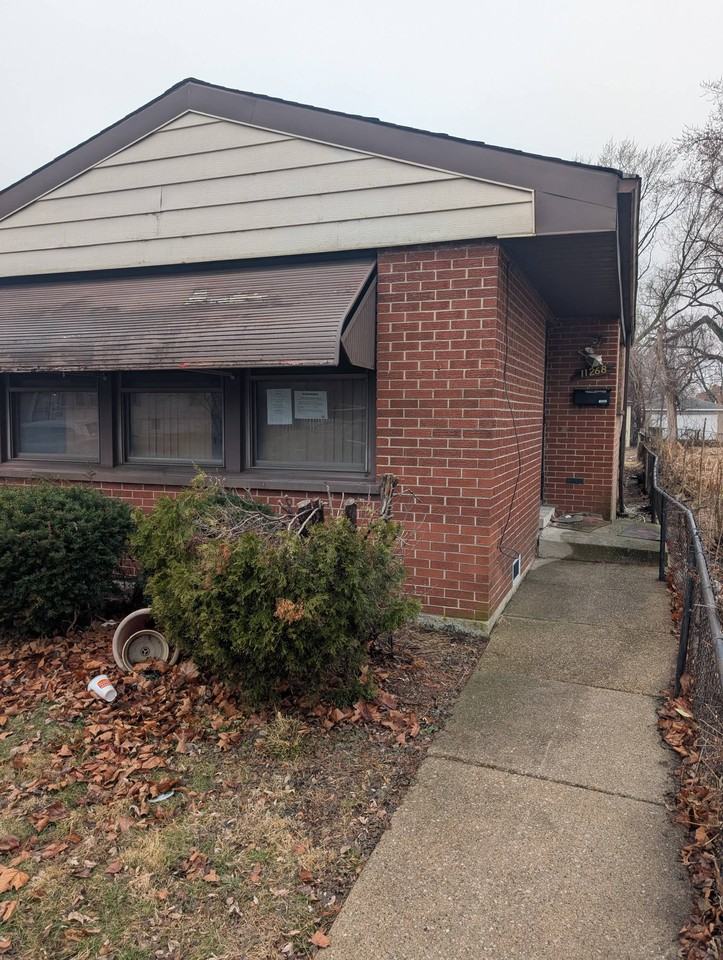 11268 S Bishop St #1 - Photo 2 of 5