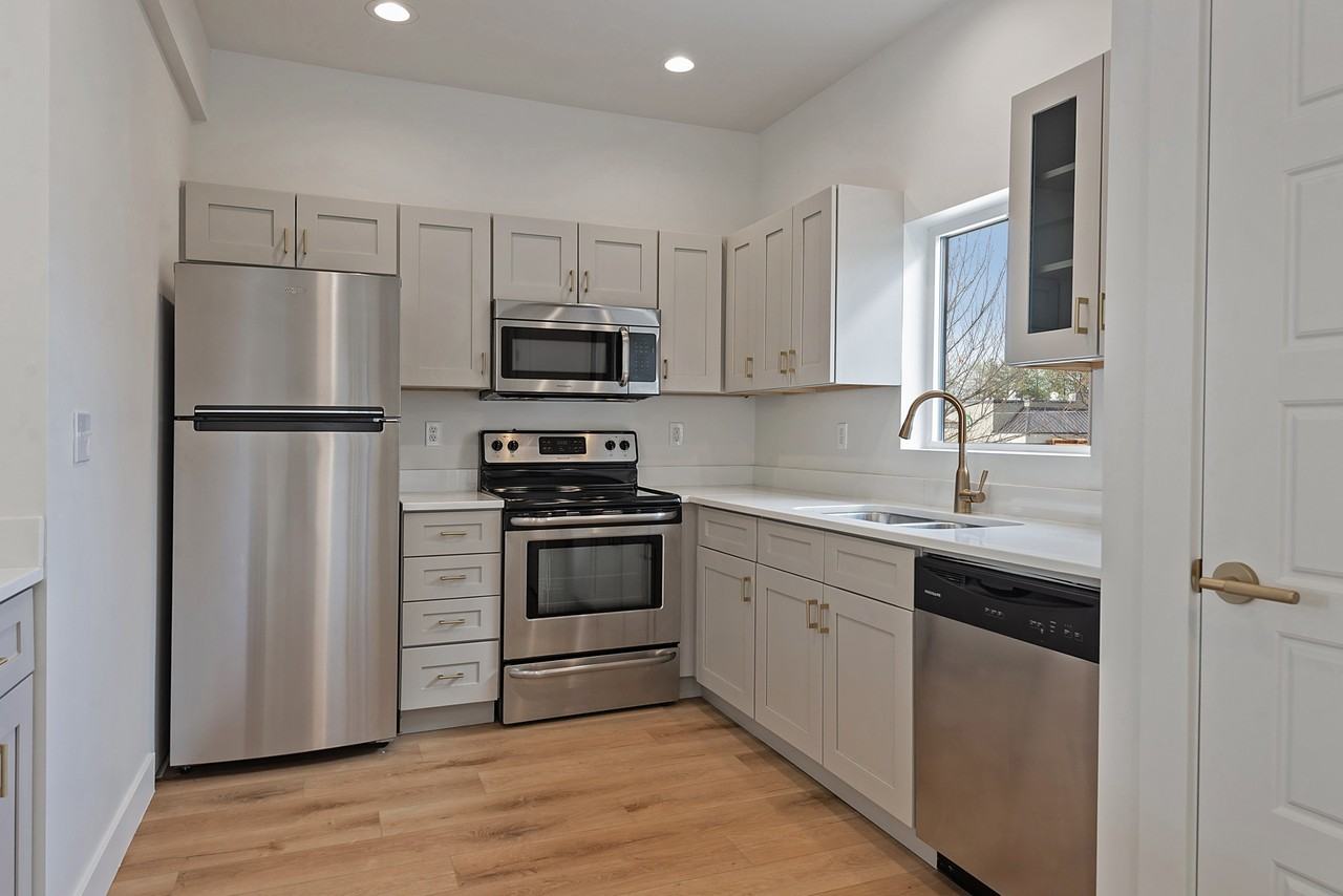 1716 S 900 E #2E - Photo 5 of 10