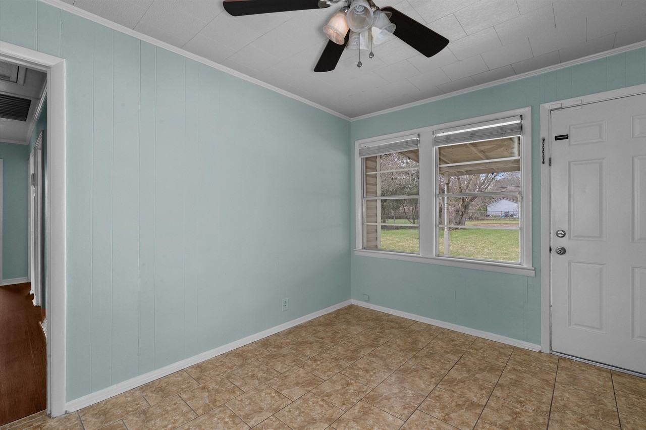 1117 Patricia Dr #1 - Photo 5 of 26