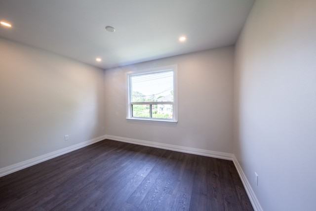 34 Robindale Ave Uppr - Photo 5 of 10