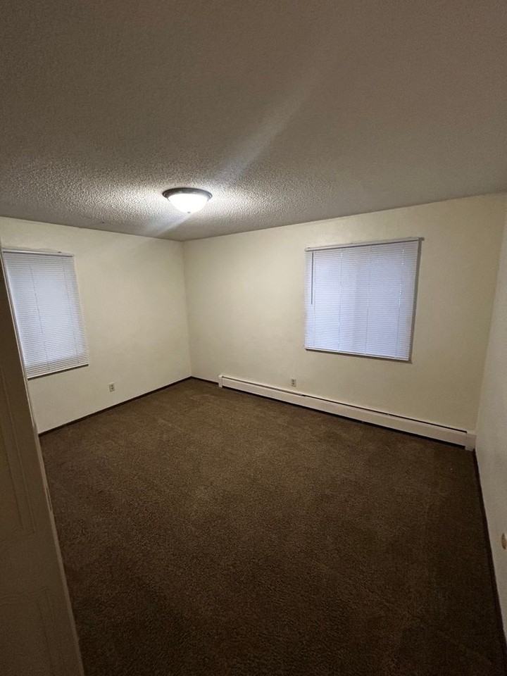 1 Bed and 2 Bed available in Mechanic Ave Apartments - Photo 3 of 11