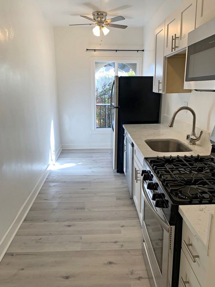 1623 N Mariposa - Photo 3 of 34