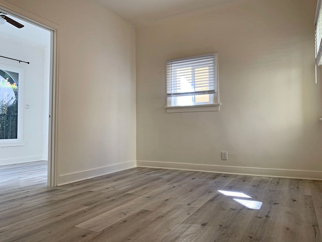 1623 N Mariposa - Photo 7 of 34