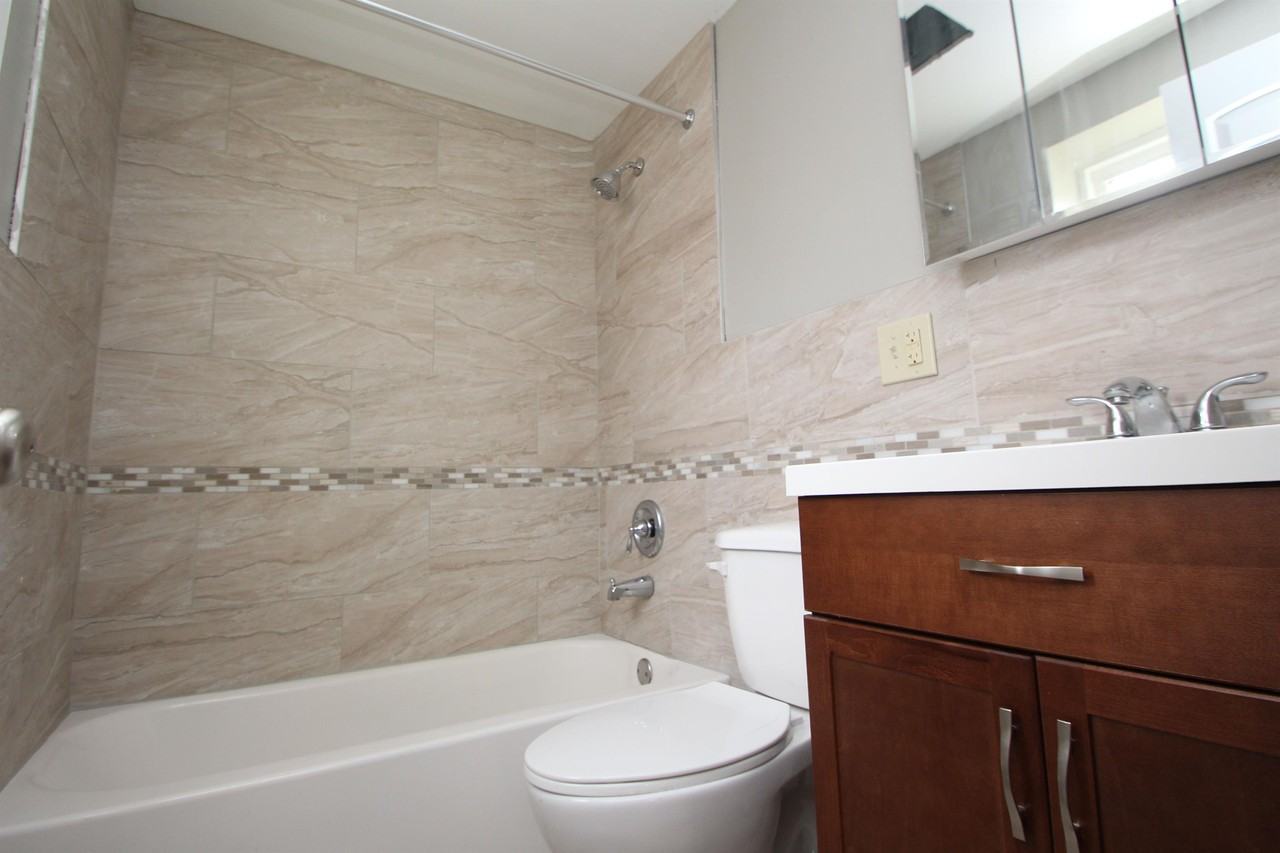 60 SUMNER AVENUEAPT 11 #B11 - Photo 4 of 7