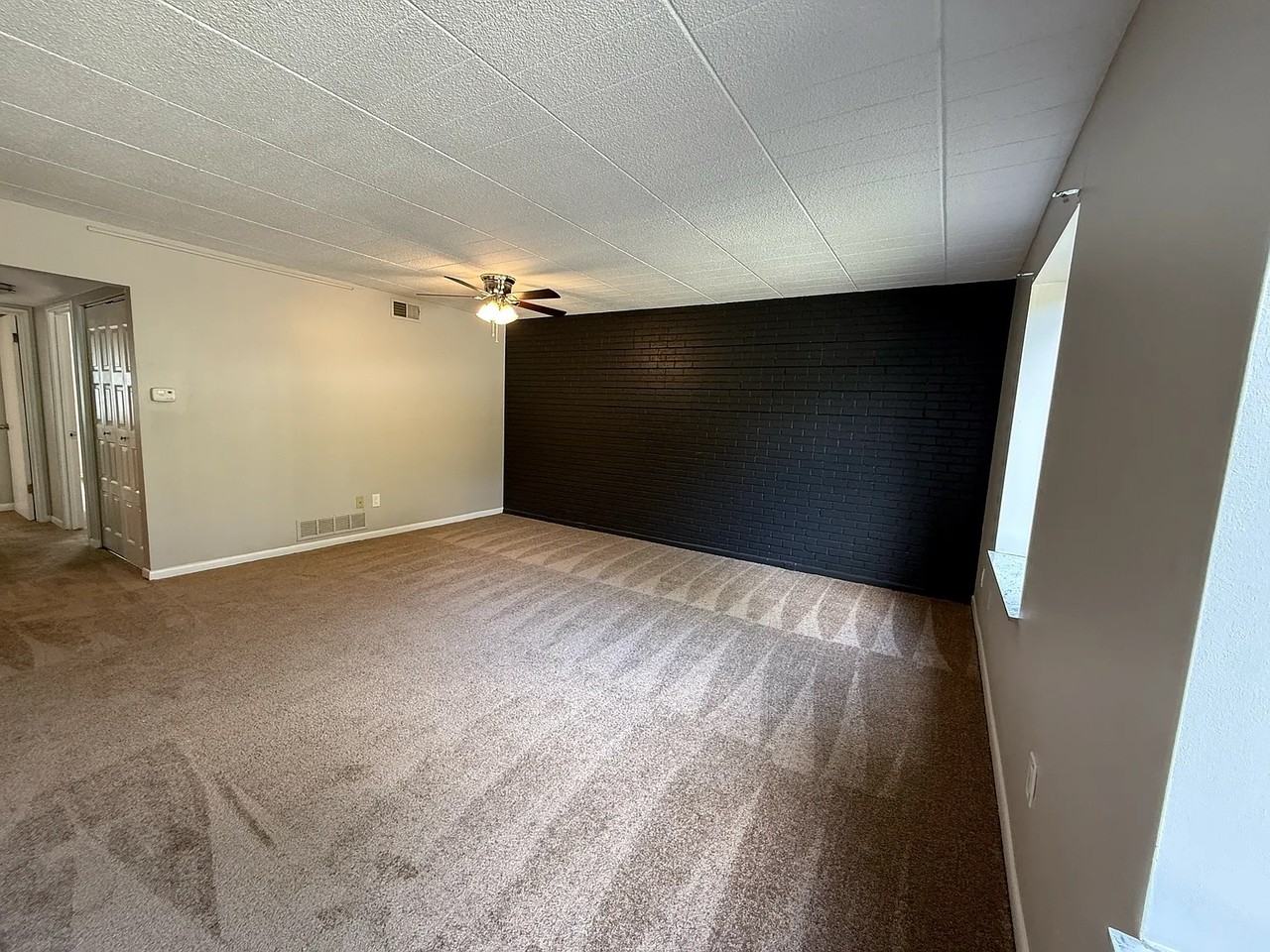 161 Churchill RoadApt. B #161B - Photo 4 of 8