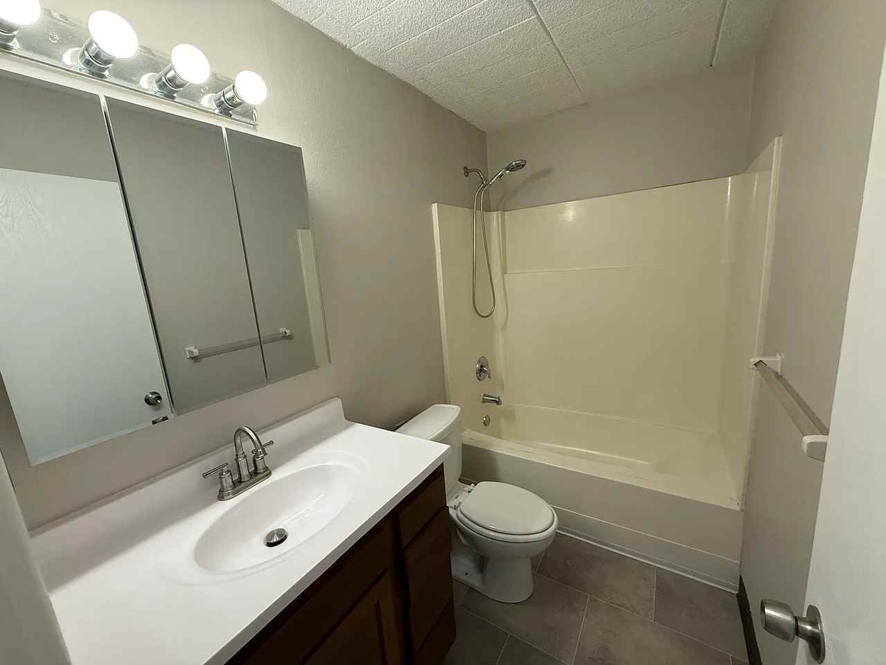 161 Churchill RoadApt. B #161B - Photo 7 of 8