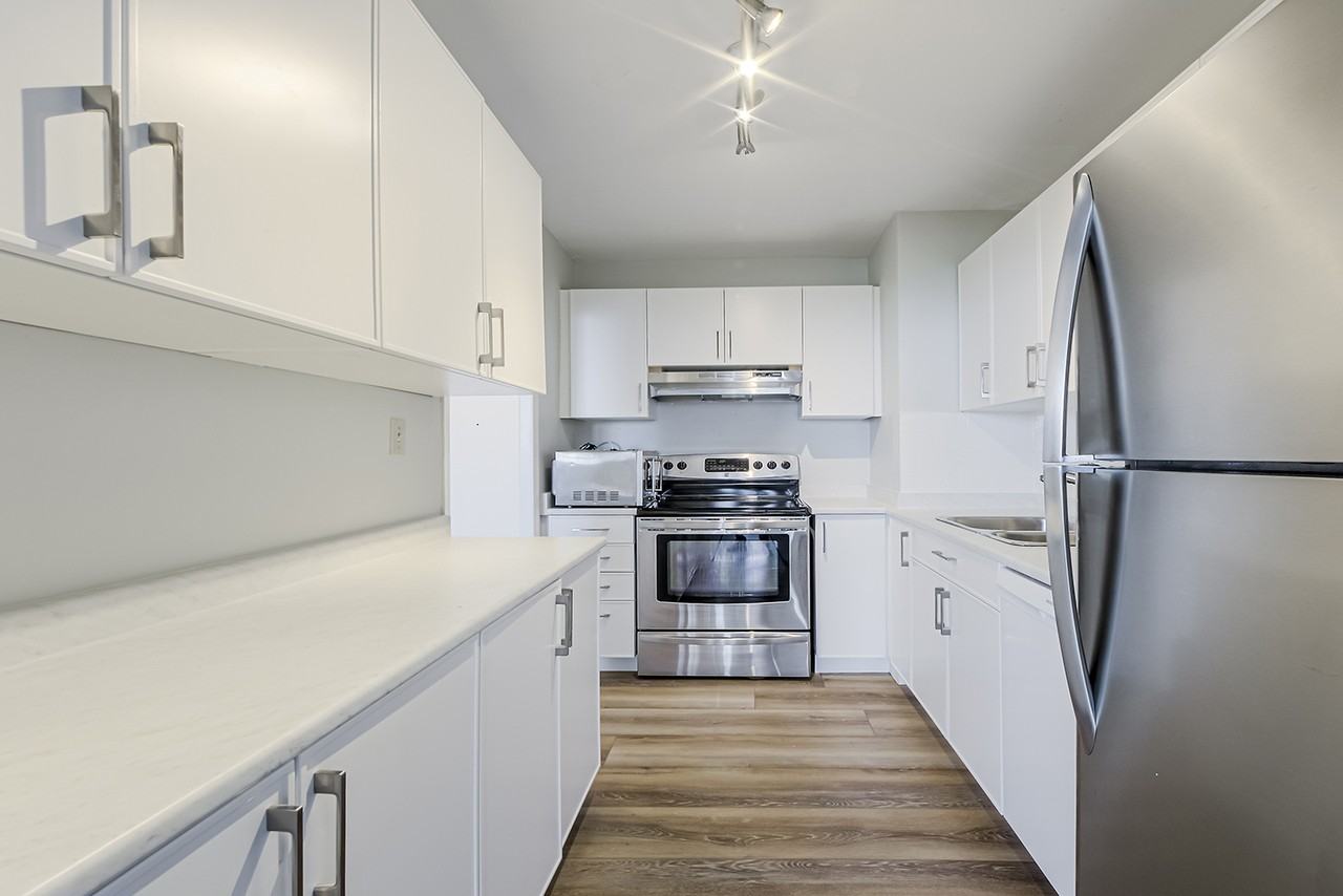 40 Apartment Building #2802 - Photo 4 of 35