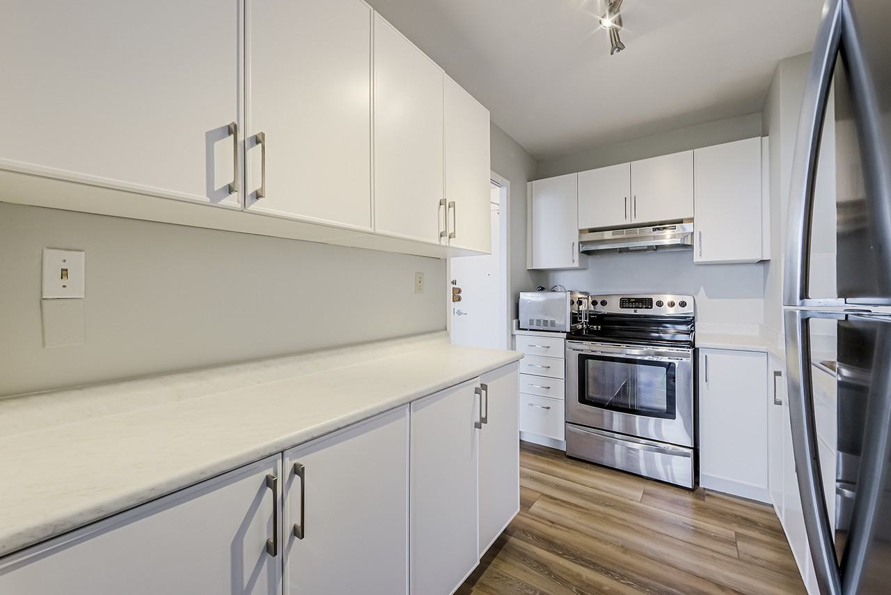 40 Apartment Building #2802 - Photo 5 of 35