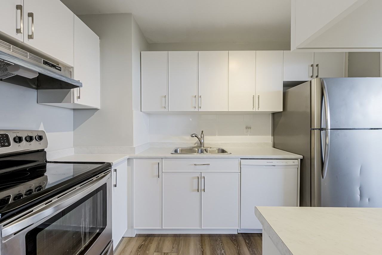 40 Apartment Building #2802 - Photo 6 of 35