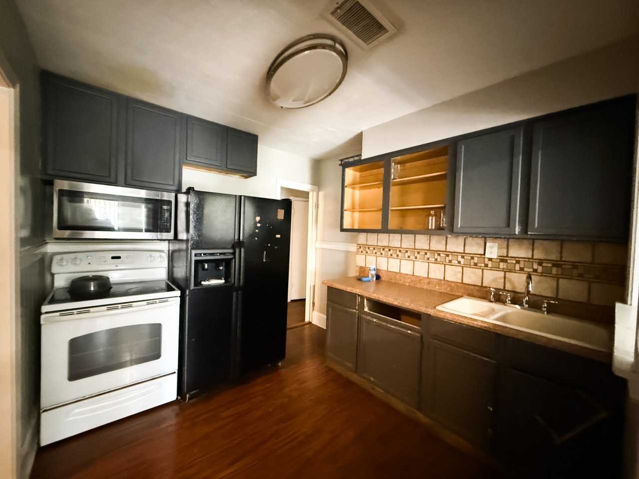 1027 Waring Rd #0 - Photo 5 of 14