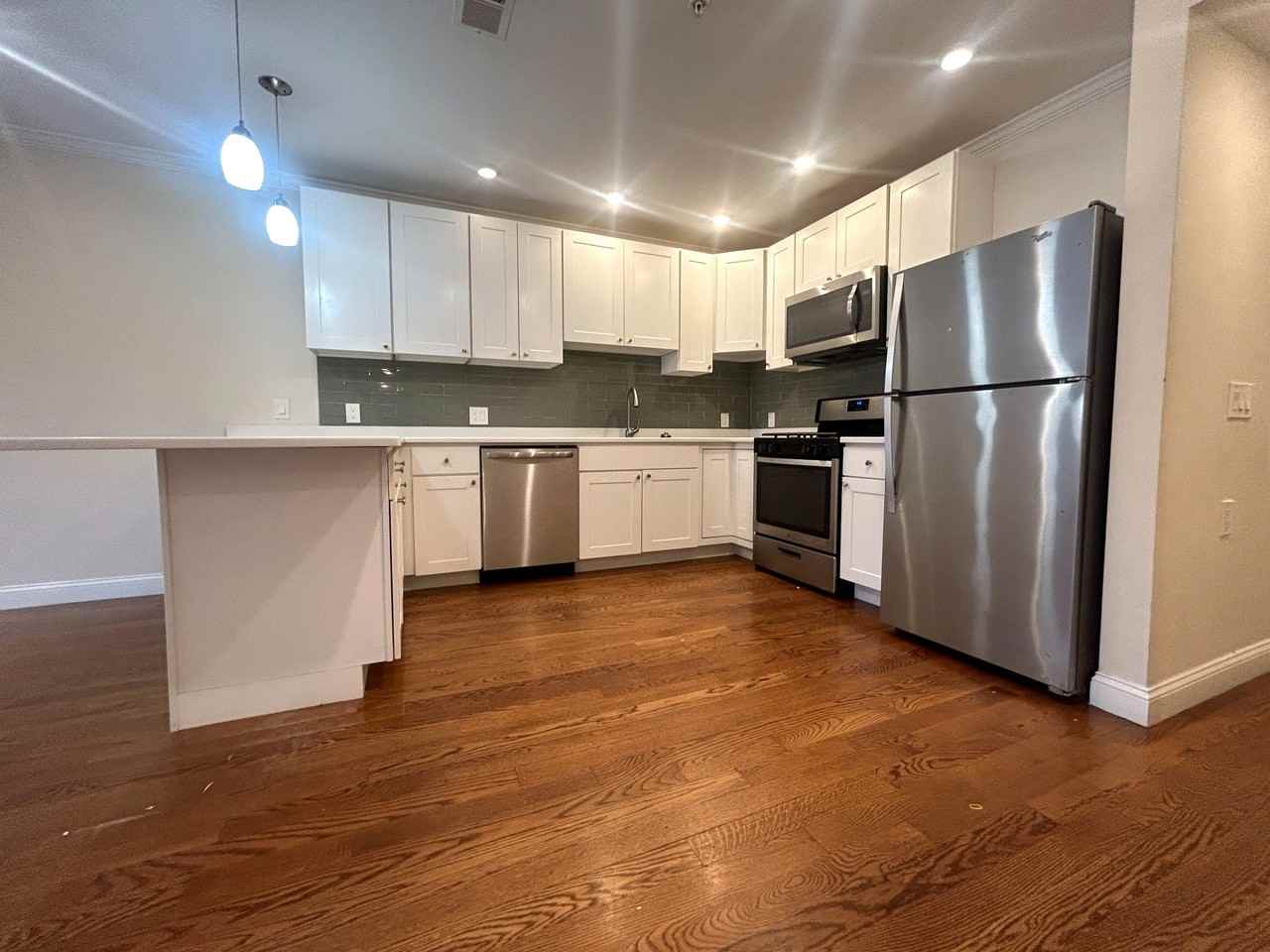 2747 Washington Street2747 Washington Street - 2 #2 - Photo 2 of 14