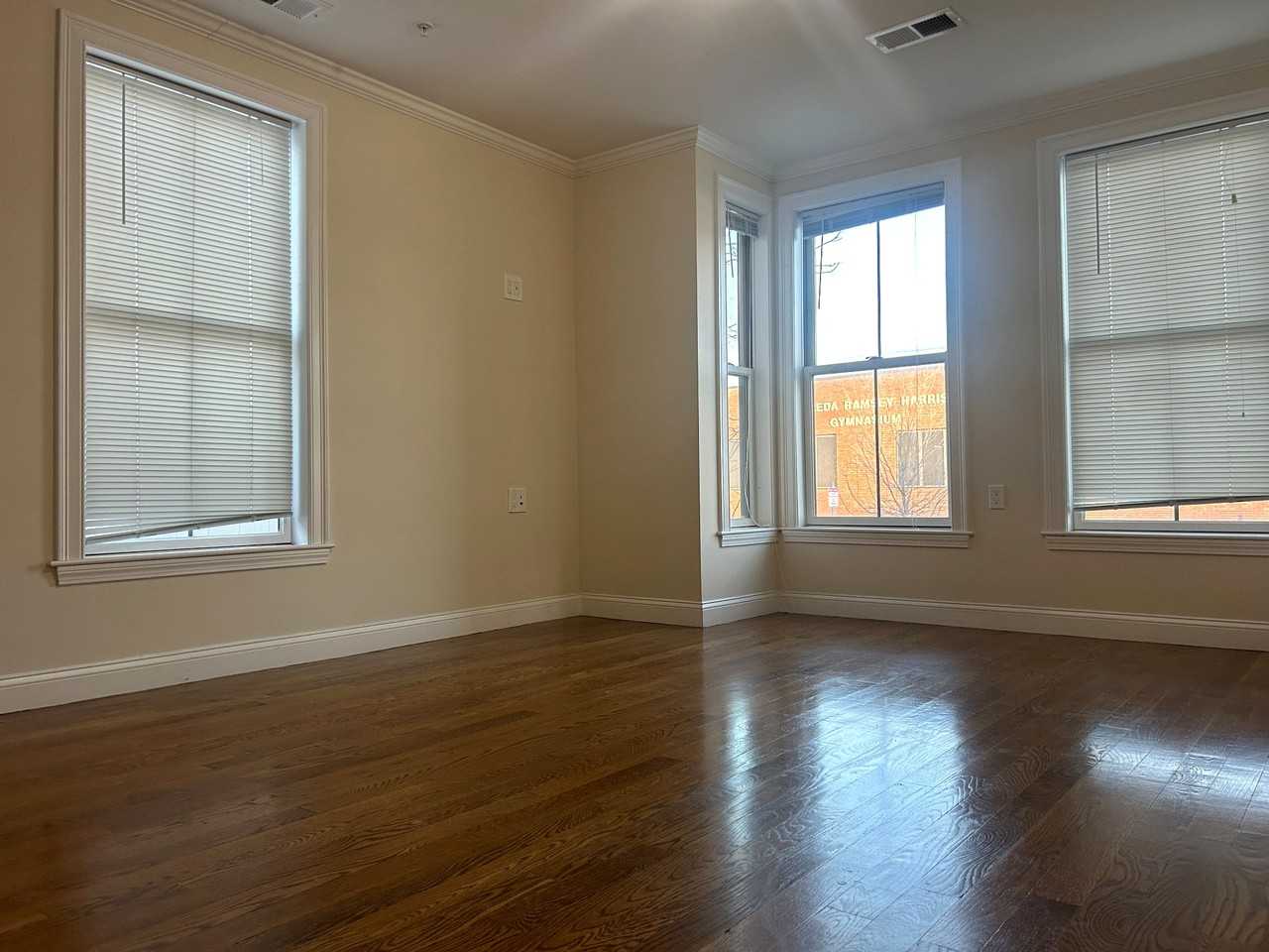 2747 Washington Street2747 Washington Street - 2 #2 - Photo 6 of 14