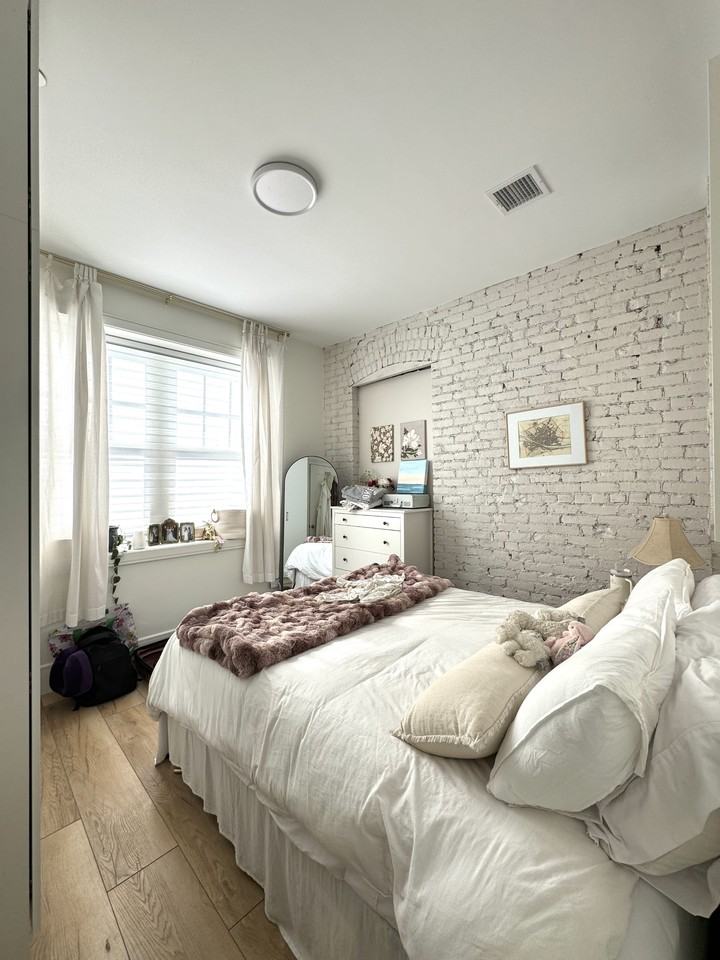 1578 Beacon Street1578 Beacon Street - 102 #102 - Photo 5 of 11