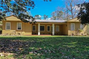 featured image of 820 Collins Blvd #1