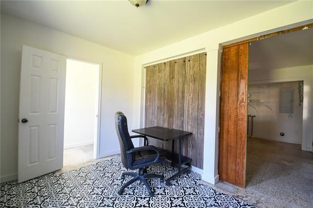 820 Collins Blvd #1 - Photo 4 of 10