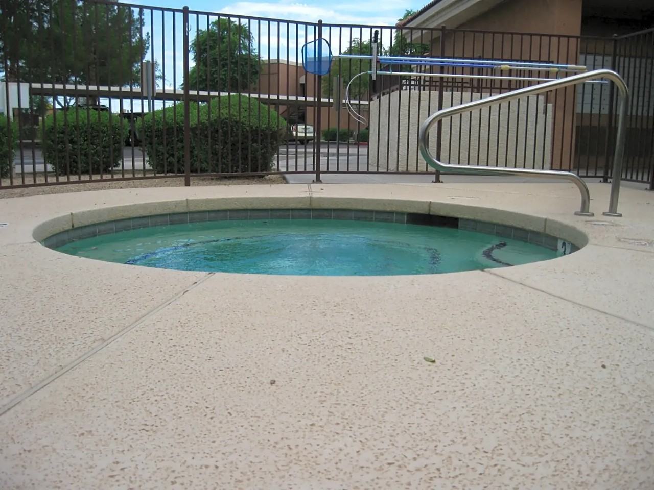 Tanner Manor Apartments - Photo 6 of 8