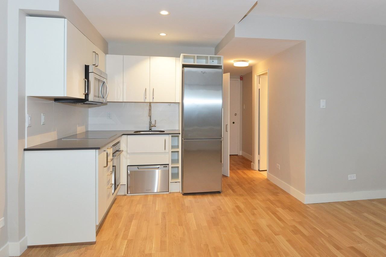 111 Lawton Boulevard - Photo 2 of 50