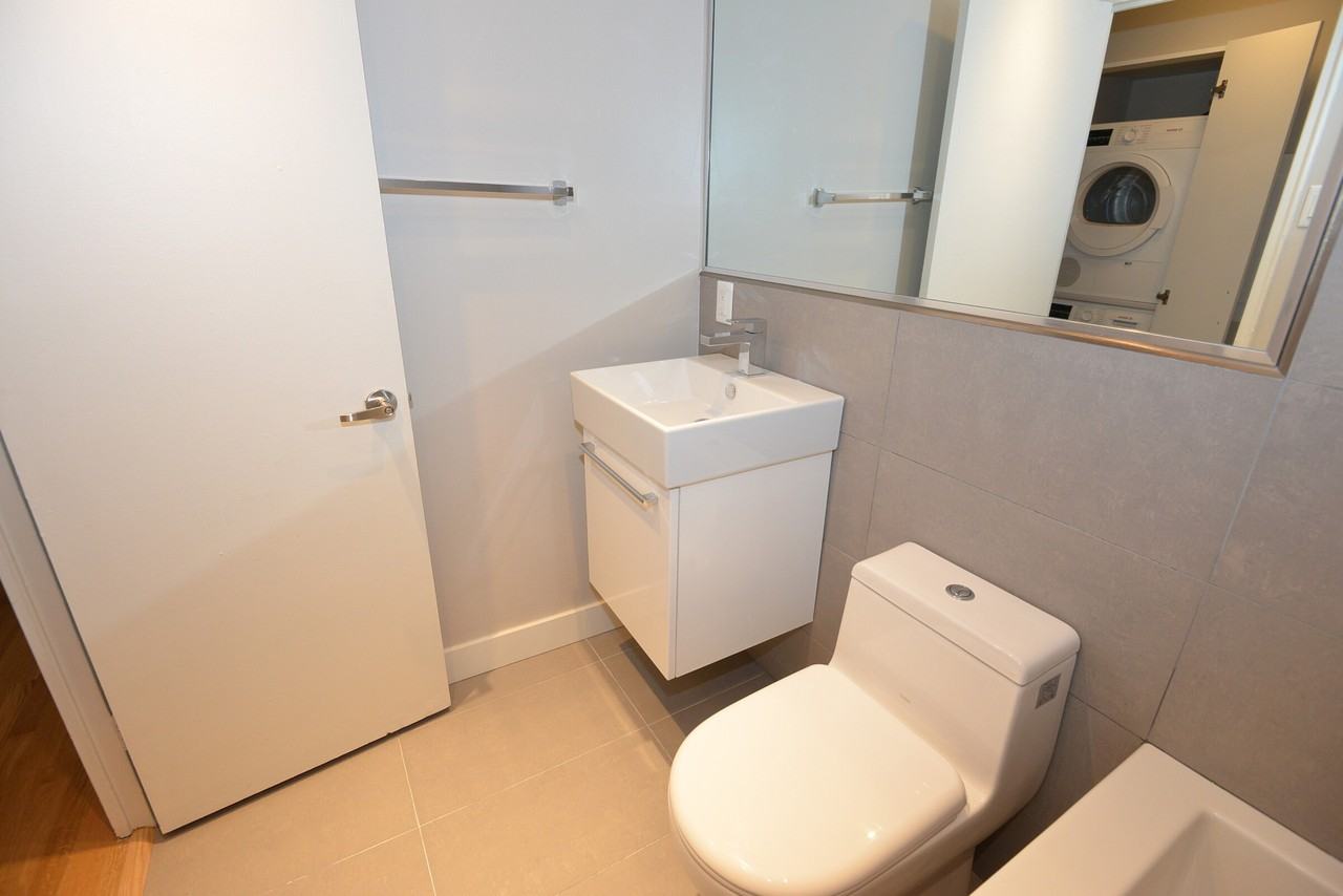 111 Lawton Boulevard - Photo 6 of 50