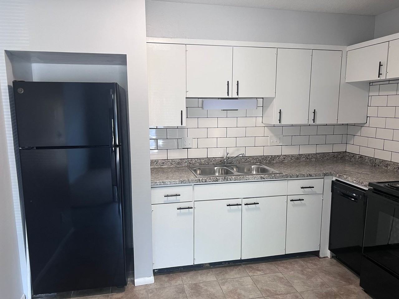 The Oaks Apartments - Photo 2 of 39