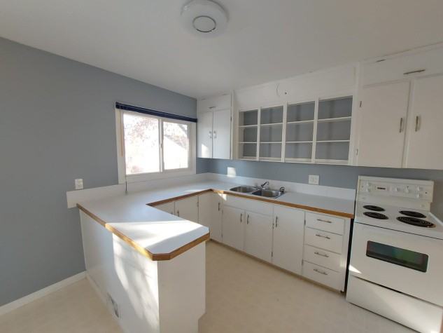 2 Bedroom Unit in West Park! - Photo 4 of 12