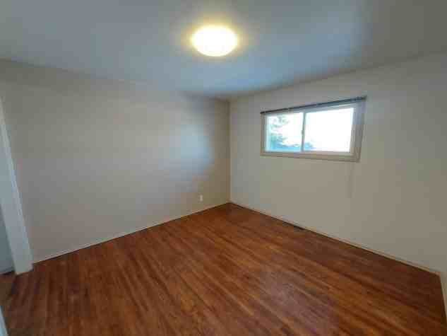 2 Bedroom Unit in West Park! - Photo 5 of 12