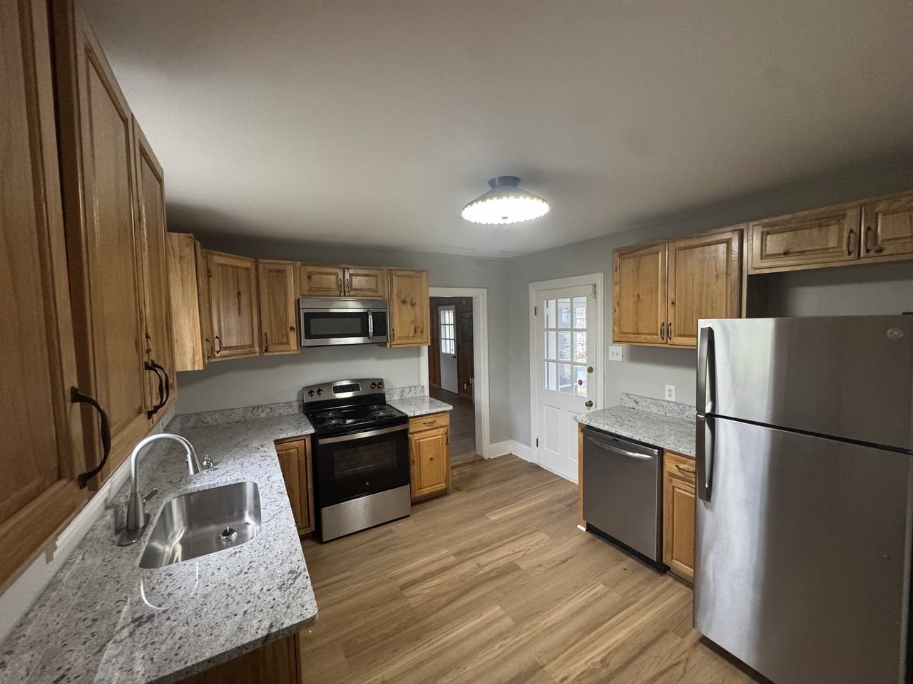 801 E Moler Ave #1 - Photo 4 of 14