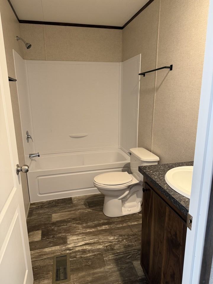 410 Parker St #1 - Photo 4 of 10