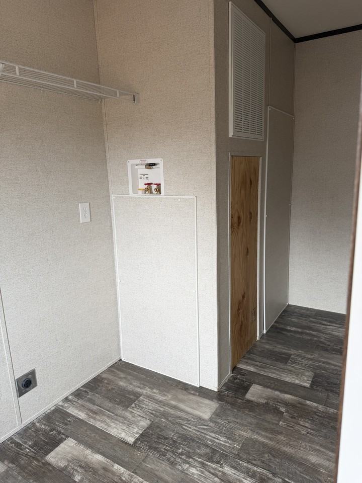 410 Parker St #1 - Photo 7 of 10