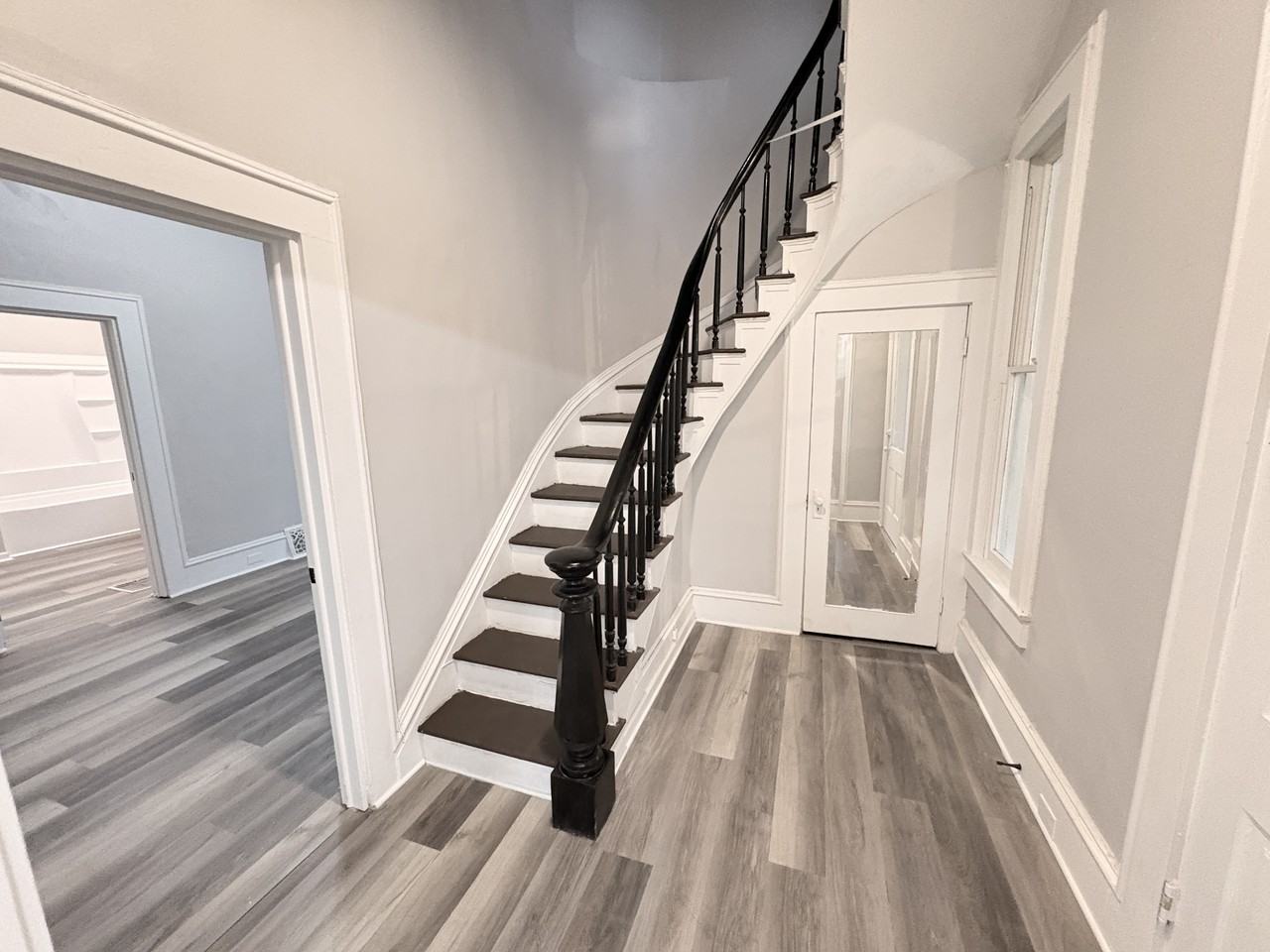 511 Court St #1 - Photo 4 of 26