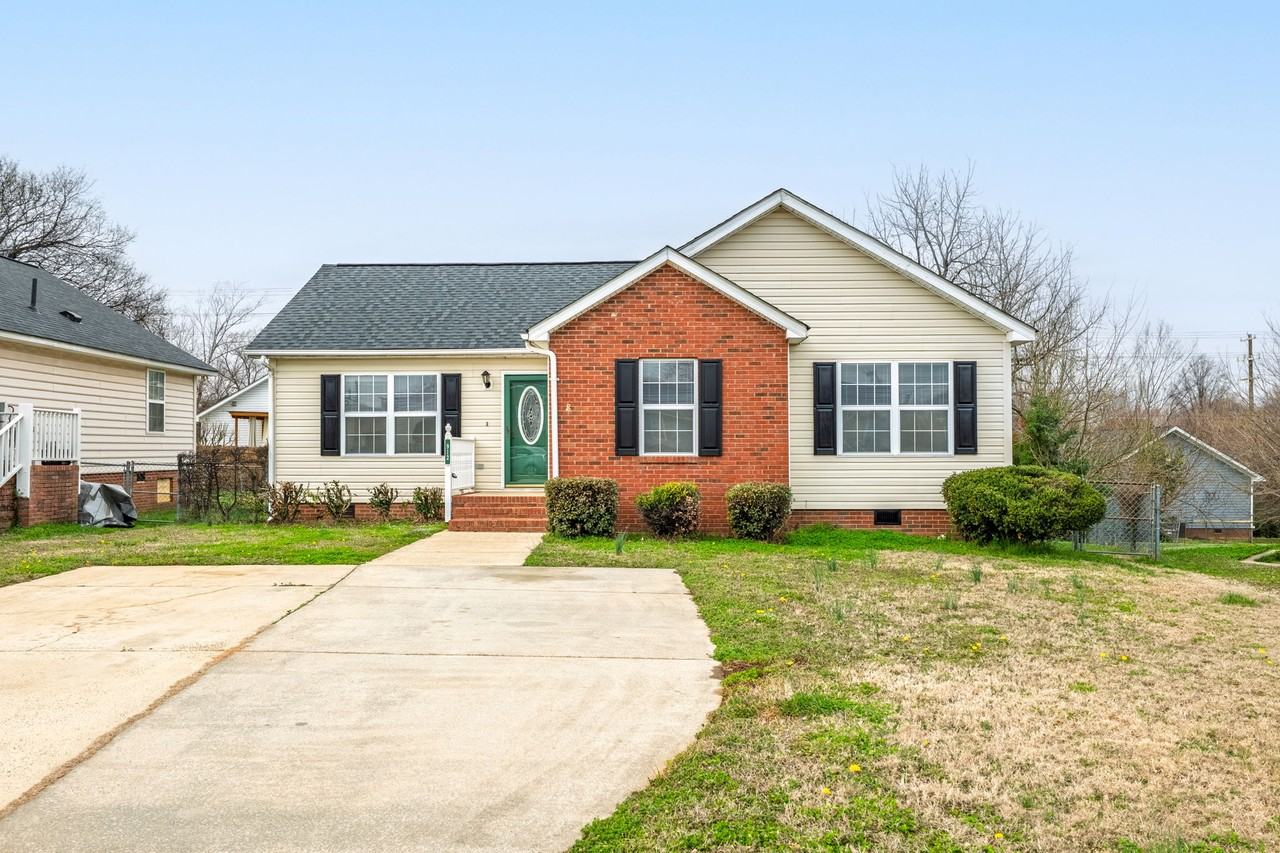 912 Lyme Brook Ln #1 - Photo 3 of 27