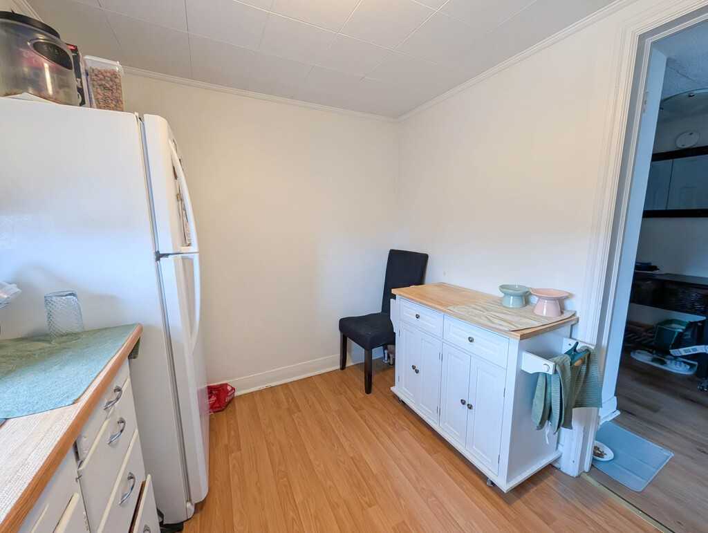 44 Rodman St - Photo 6 of 12