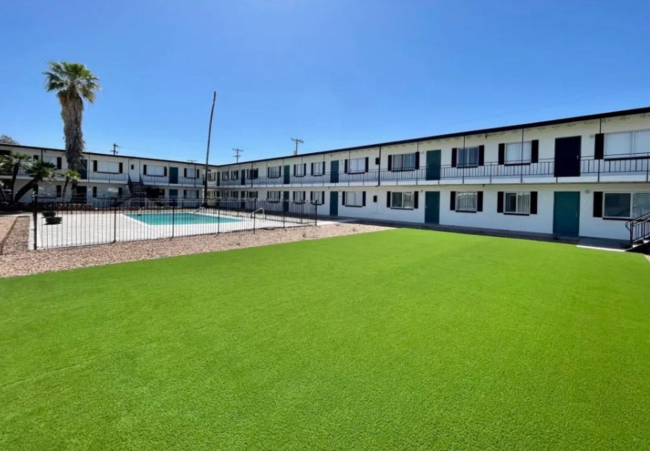 1060 N Swan Road - Photo 5 of 8