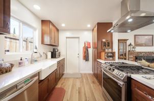 featured image of 3917 Columbus St #1