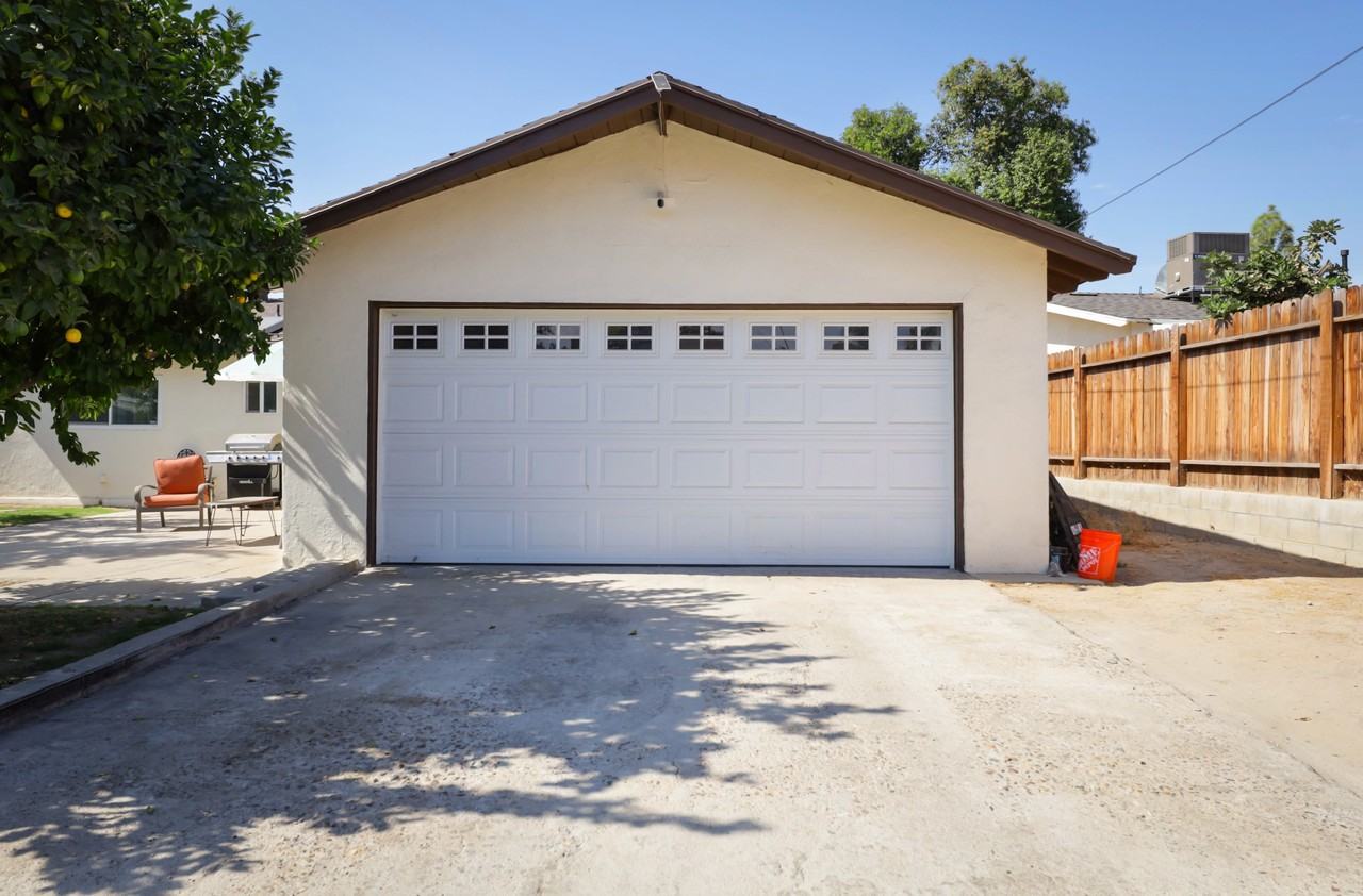 3917 Columbus St #1 - Photo 3 of 20