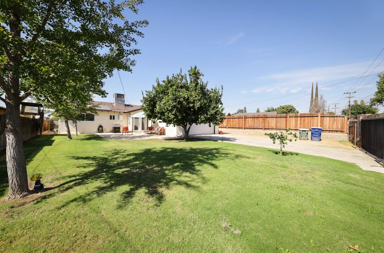 3917 Columbus St #1 - Photo 6 of 20