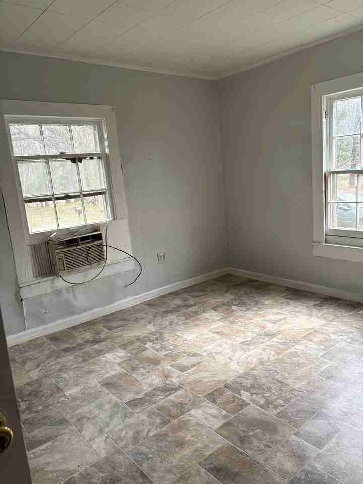 513 S 19th Ave #1 - Photo 2 of 8