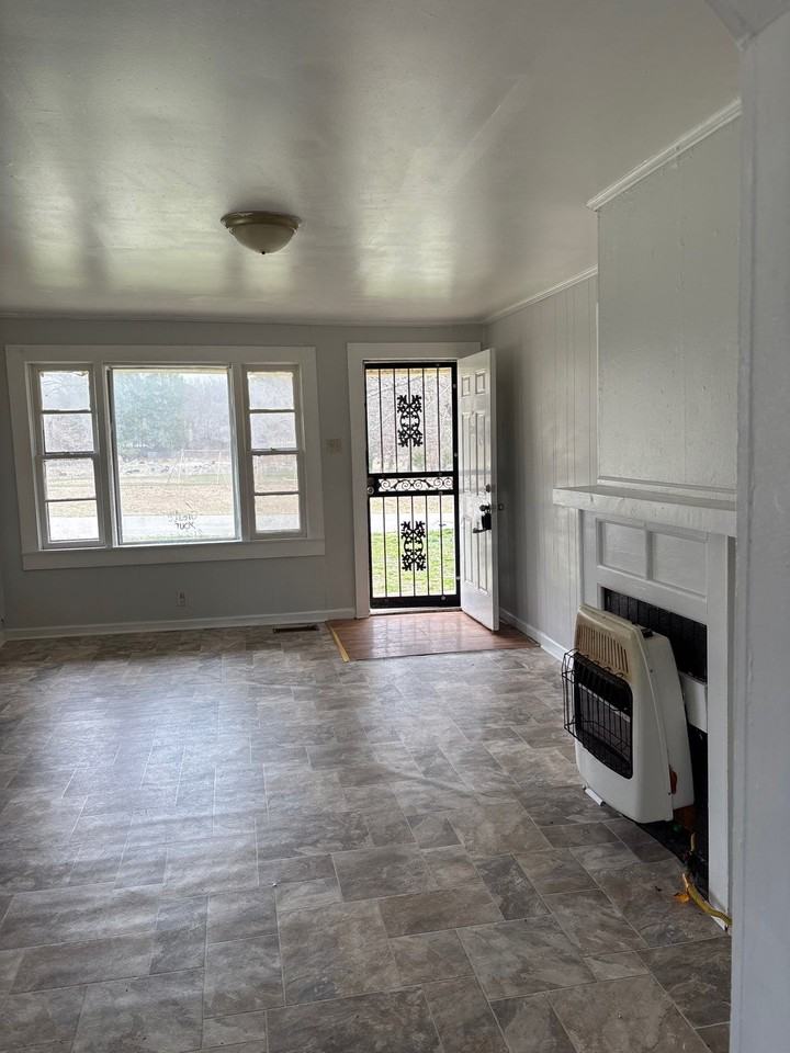 513 S 19th Ave #1 - Photo 5 of 8